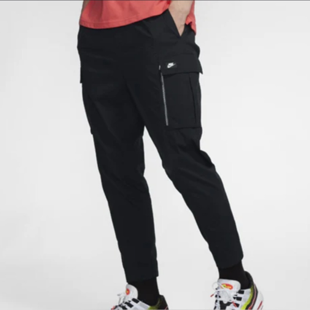 Nike men’s cargo pants 
Size small